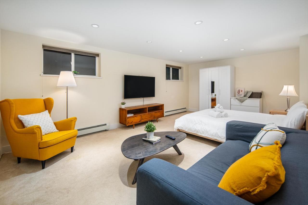 Gorgeous 4 Bedroom Garden Level Suite At Vancouver West & Ubc 외부 사진