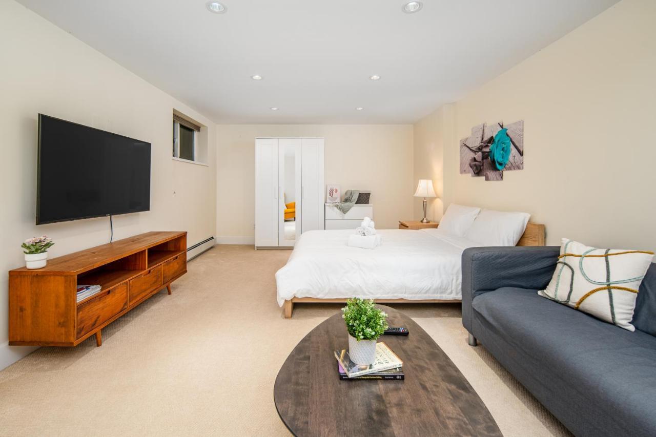 Gorgeous 4 Bedroom Garden Level Suite At Vancouver West & Ubc 외부 사진