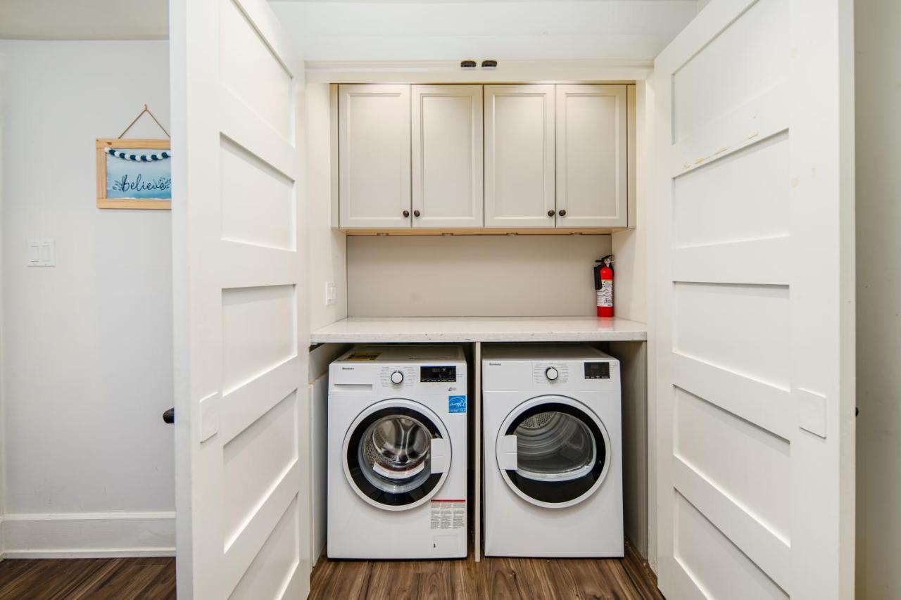 Gorgeous 4 Bedroom Garden Level Suite At Vancouver West & Ubc 외부 사진