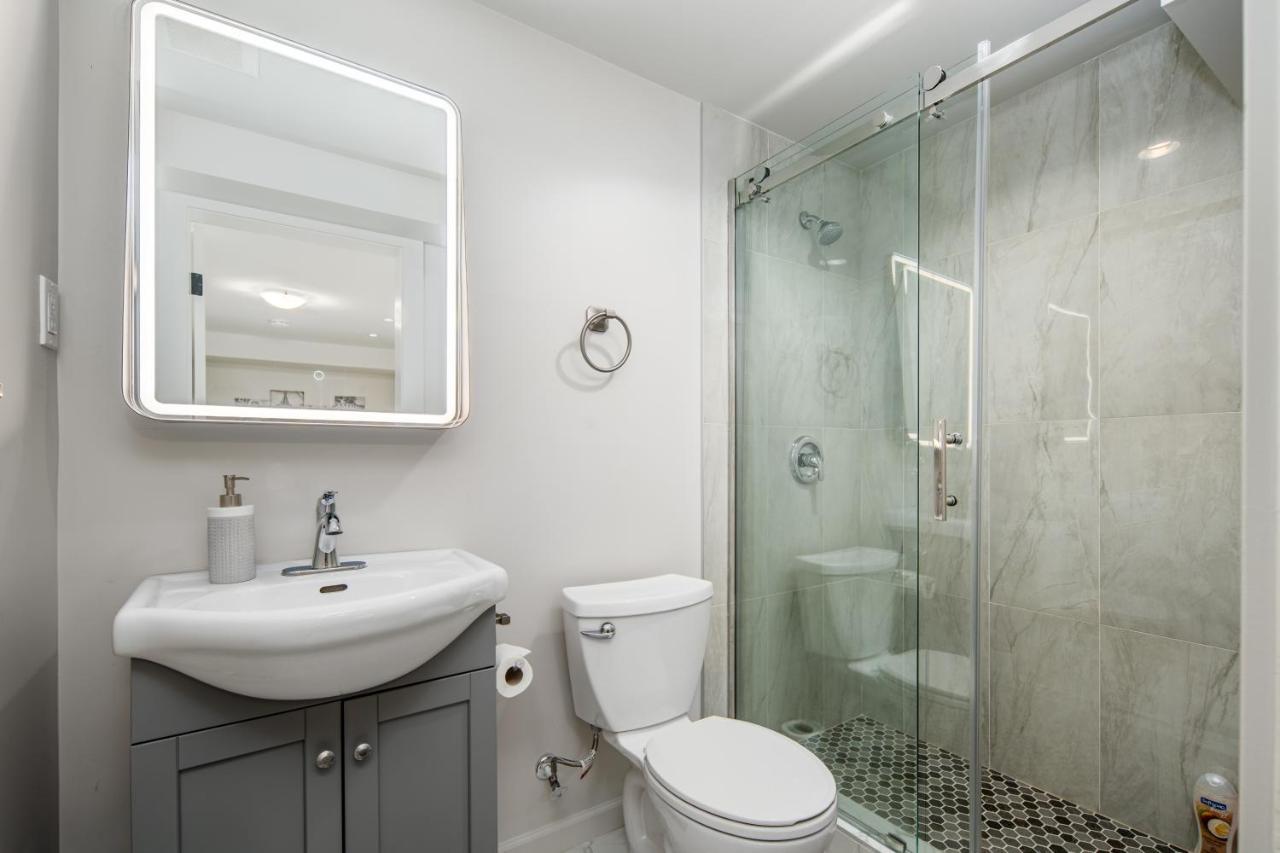 Gorgeous 4 Bedroom Garden Level Suite At Vancouver West & Ubc 외부 사진
