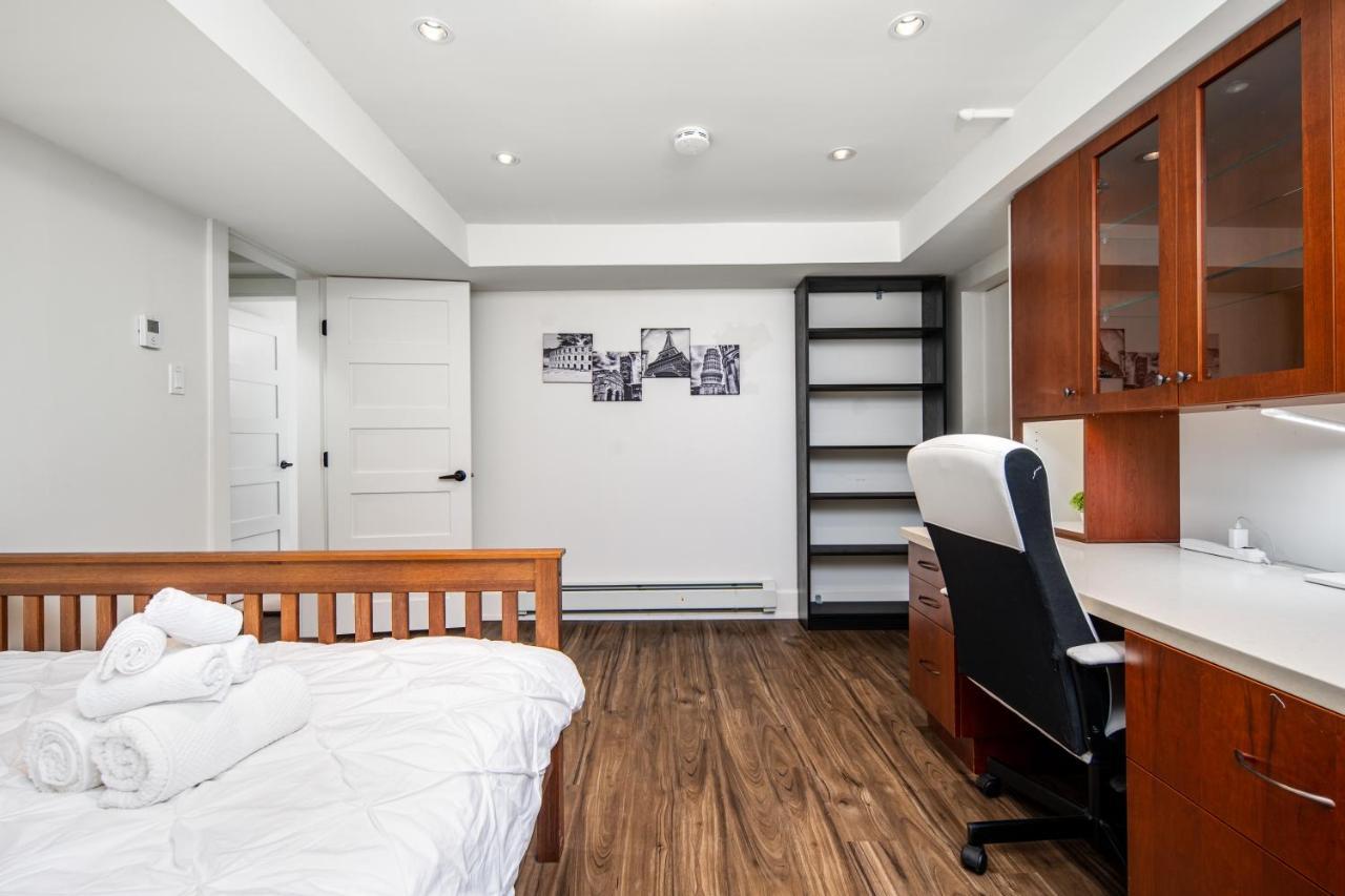 Gorgeous 4 Bedroom Garden Level Suite At Vancouver West & Ubc 외부 사진